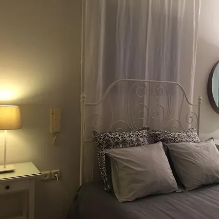 Апартаменты Zen Cozy Urban Ap In The Heart Of