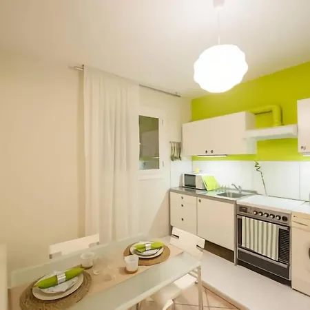 Апартаменты Zen Cozy Urban Ap In The Heart Of Закинтос